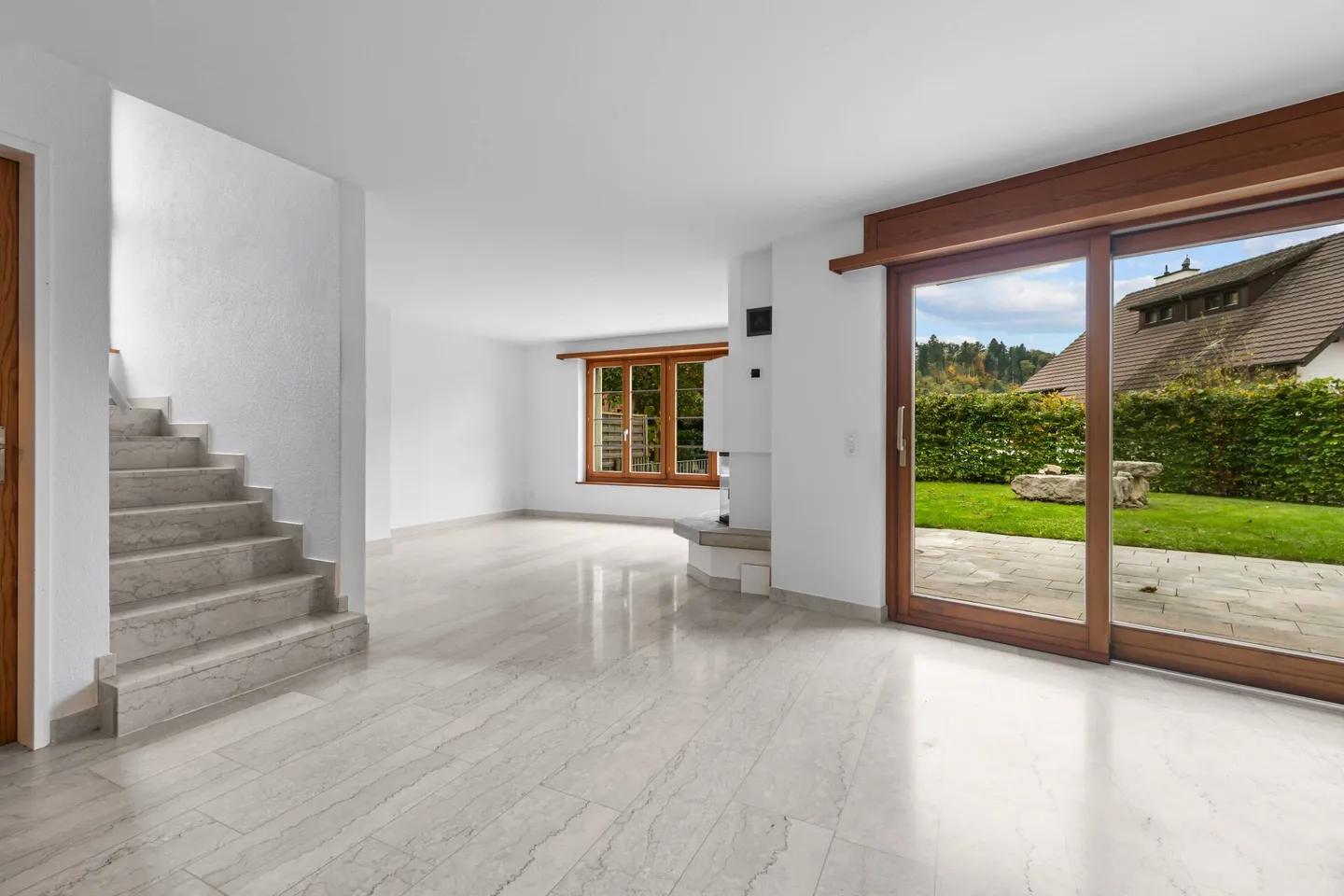 Maison semi-détachée de 6,5 pièces dans un emplacement privilégié à Zwingen ! - Photo 6 sur 17