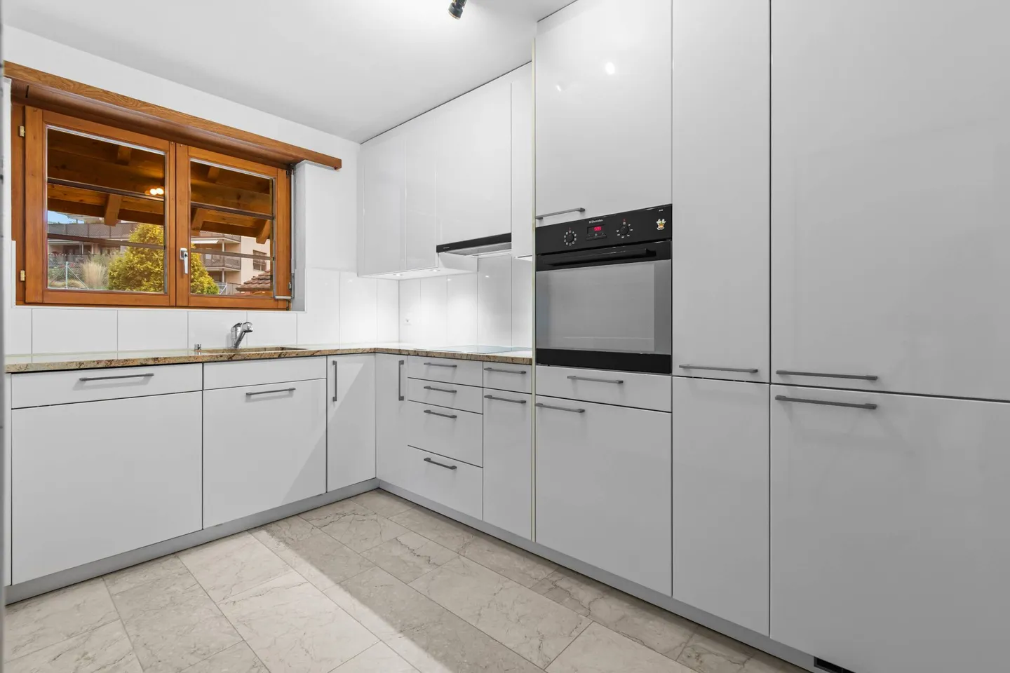 Maison semi-détachée de 6,5 pièces dans un emplacement privilégié à Zwingen ! - Photo 8 sur 17