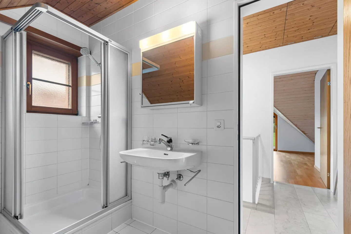 Maison semi-détachée de 6,5 pièces dans un emplacement privilégié à Zwingen ! - Photo 14 sur 17