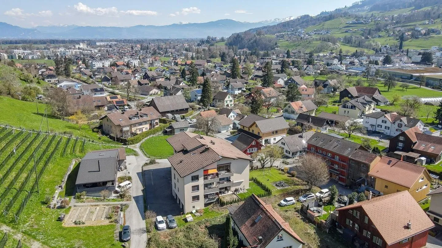 Appartamento 4.5 stanze appena ristrutturato in posizione idilliaca - Foto 10 di 11