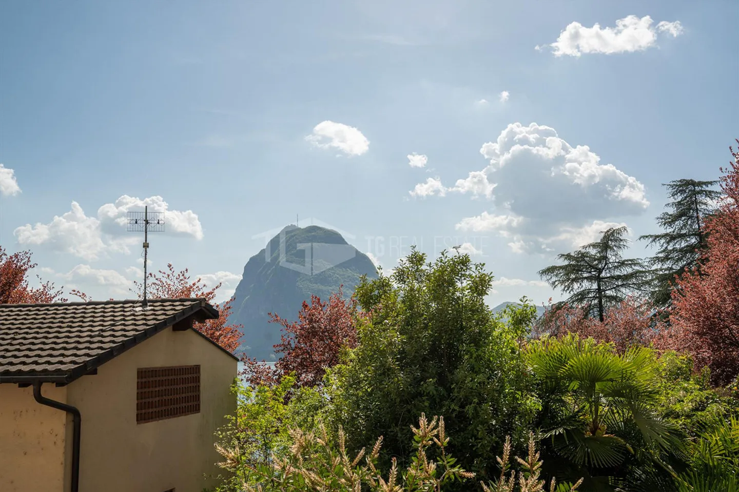 Bright one-room apartment with 25 m2 and lake view - Photo 7 of 8