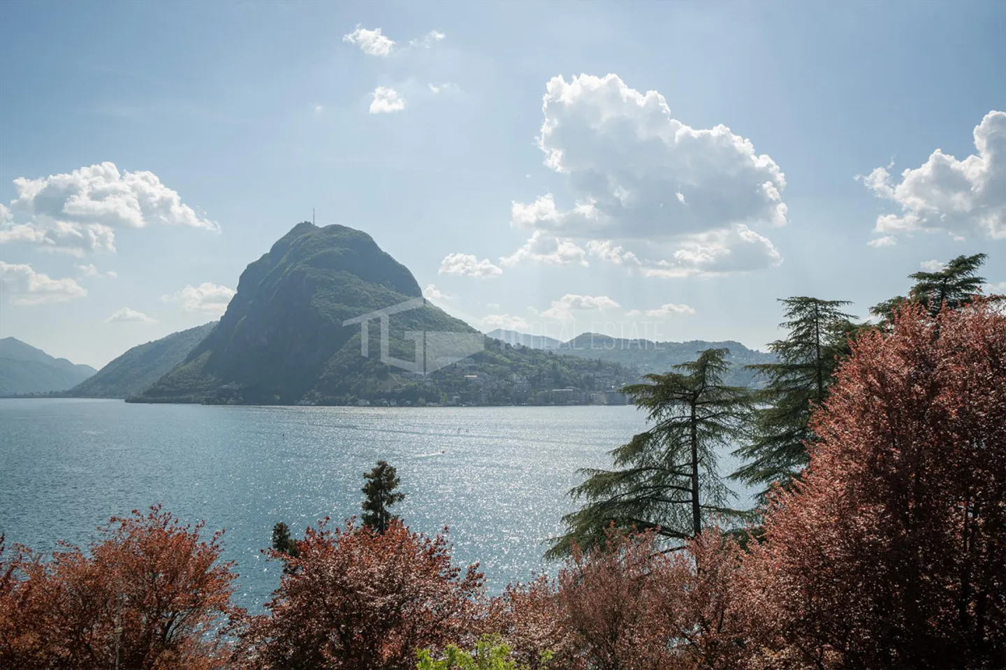 Bright one-room apartment with 25 m2 and lake view - Photo 8 of 8