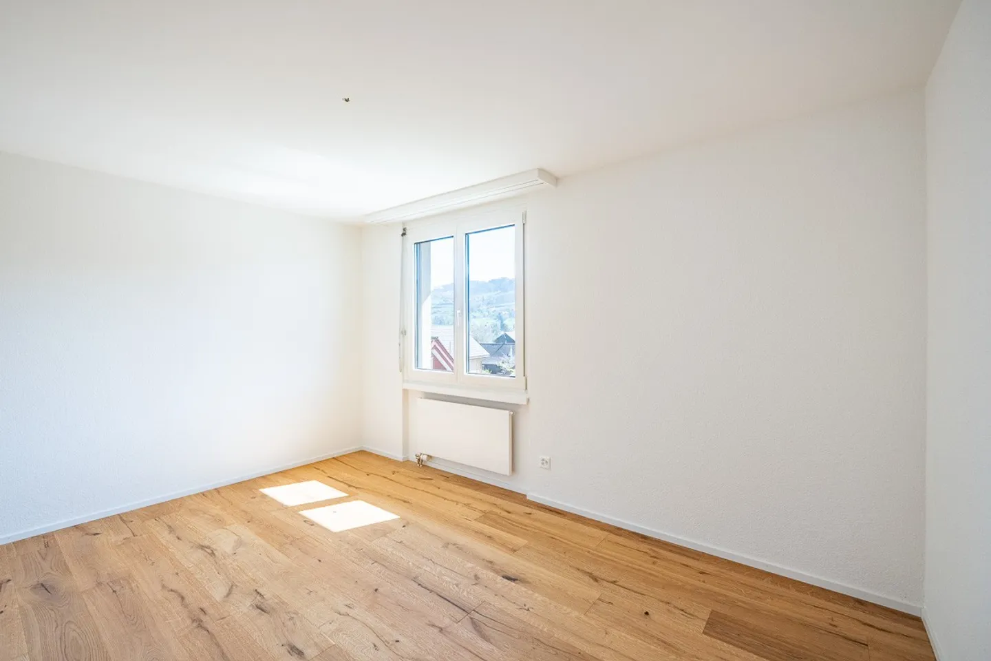 Appartamento 4.5 stanze appena ristrutturato in posizione idilliaca - Foto 3 di 11