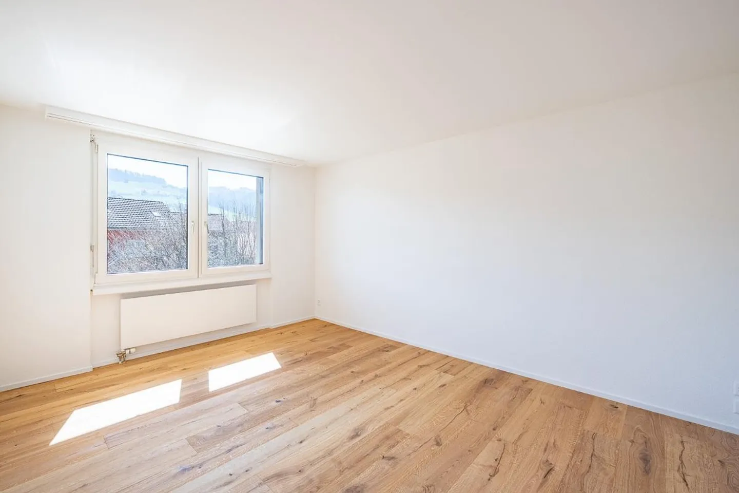 Appartamento 4.5 stanze appena ristrutturato in posizione idilliaca - Foto 4 di 11
