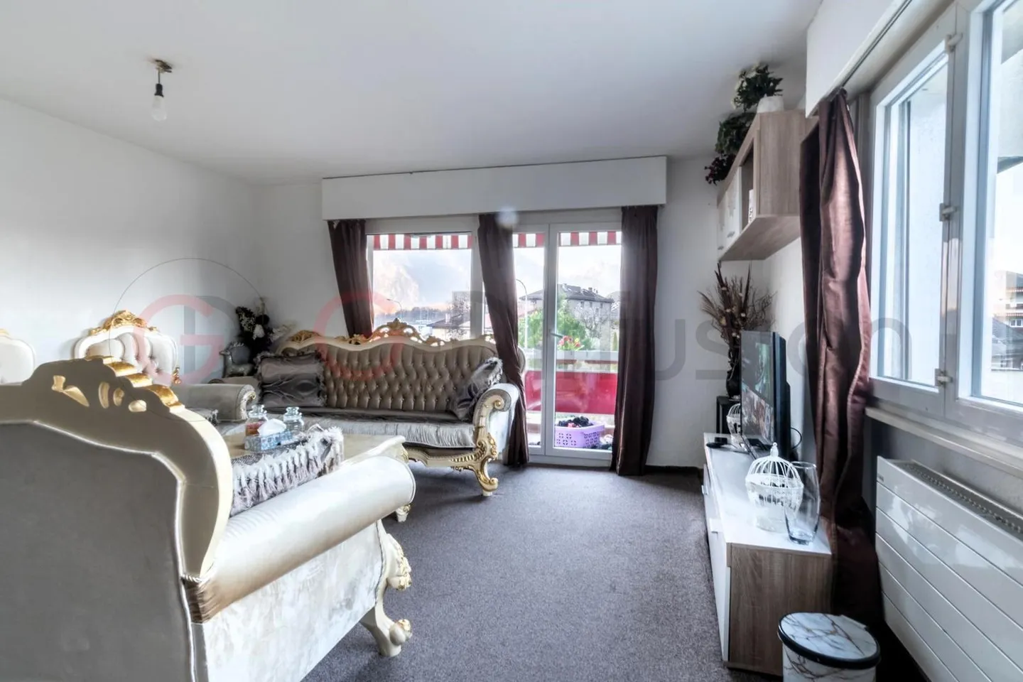 Ampio appartamento di 3,5 stanze con balcone - Foto 4 di 6