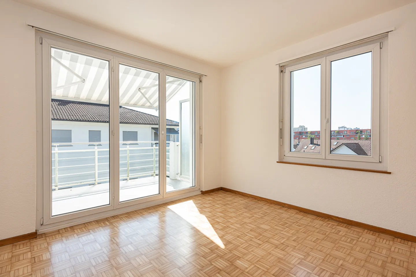 Appartamento moderno di 3 locali a Uster - Foto 2 di 9