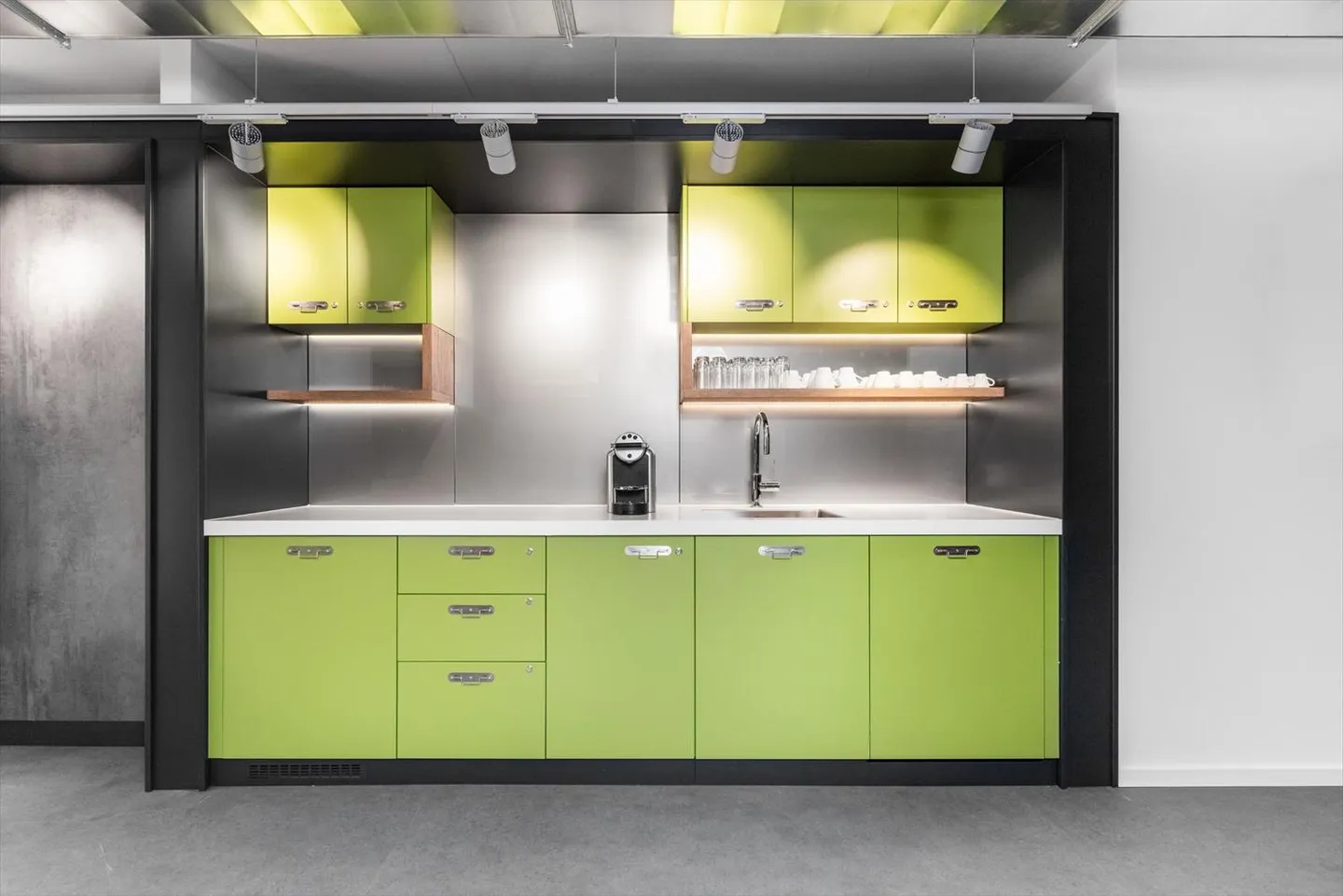 Accesso agli spazi di coworking professionali di Regus Bessieres - Foto 6 di 6