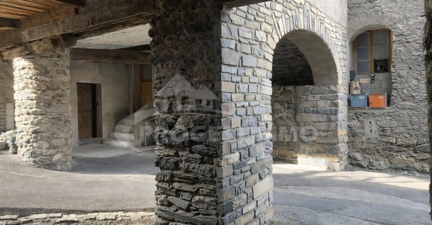 GRANDE POTENZIALE DI TRASFORMAZIONE - Foto 3 di 11