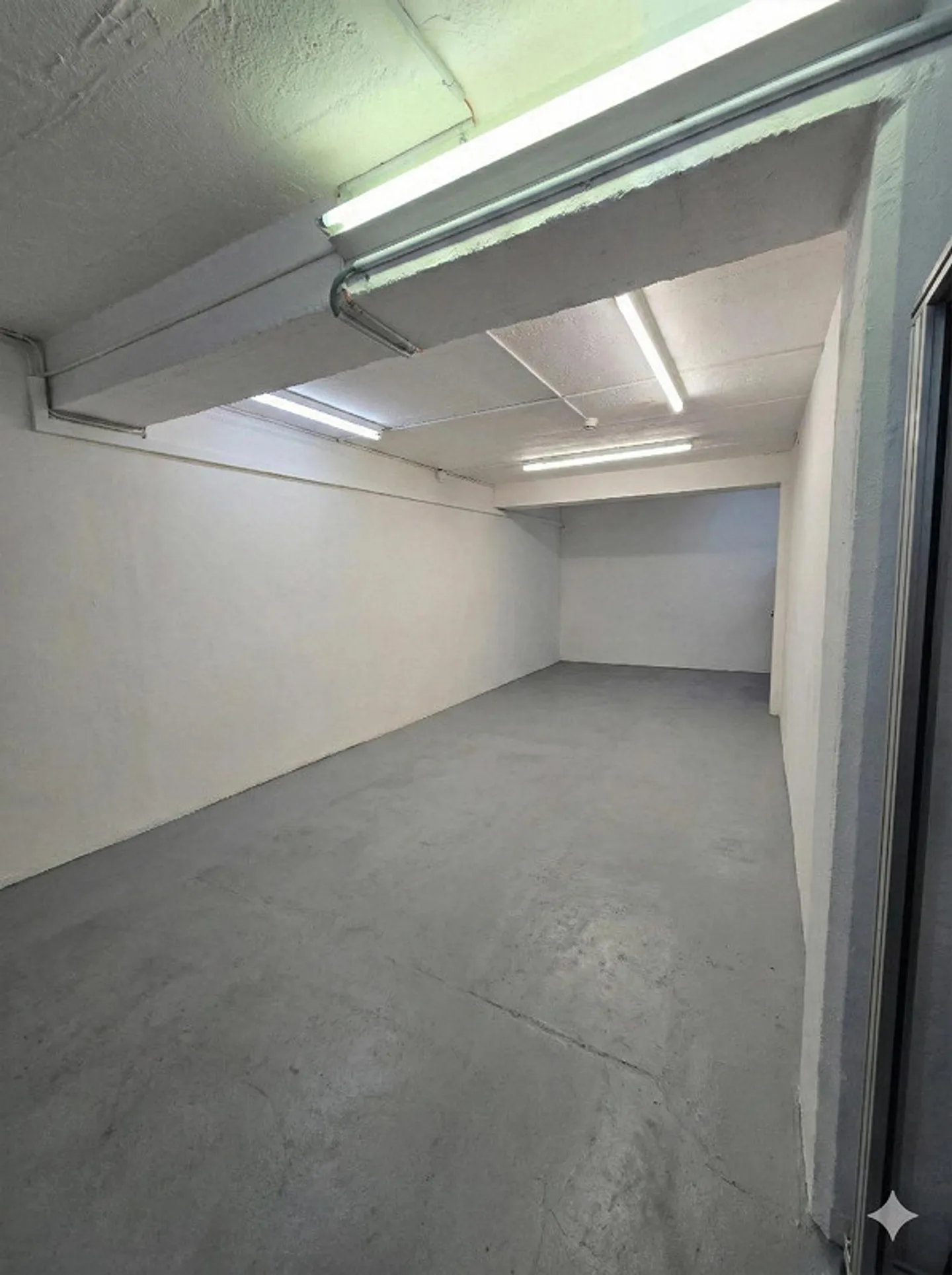 Espace commercial polyvalent Idéal pour bureau, atelier, hobby - Photo 4 sur 5
