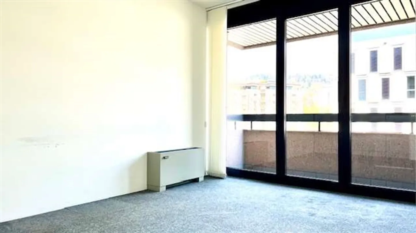 «Bürogebäude in einem zentralen Bereich in der Nähe der Universität» - Foto 16 von 20