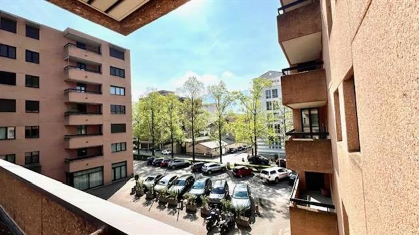 «Bürogebäude in einem zentralen Bereich in der Nähe der Universität» - Foto 19 von 20