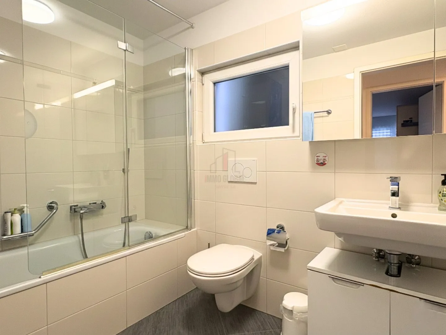 Modern amenities and garden, also as a second residence - Photo 9 of 12