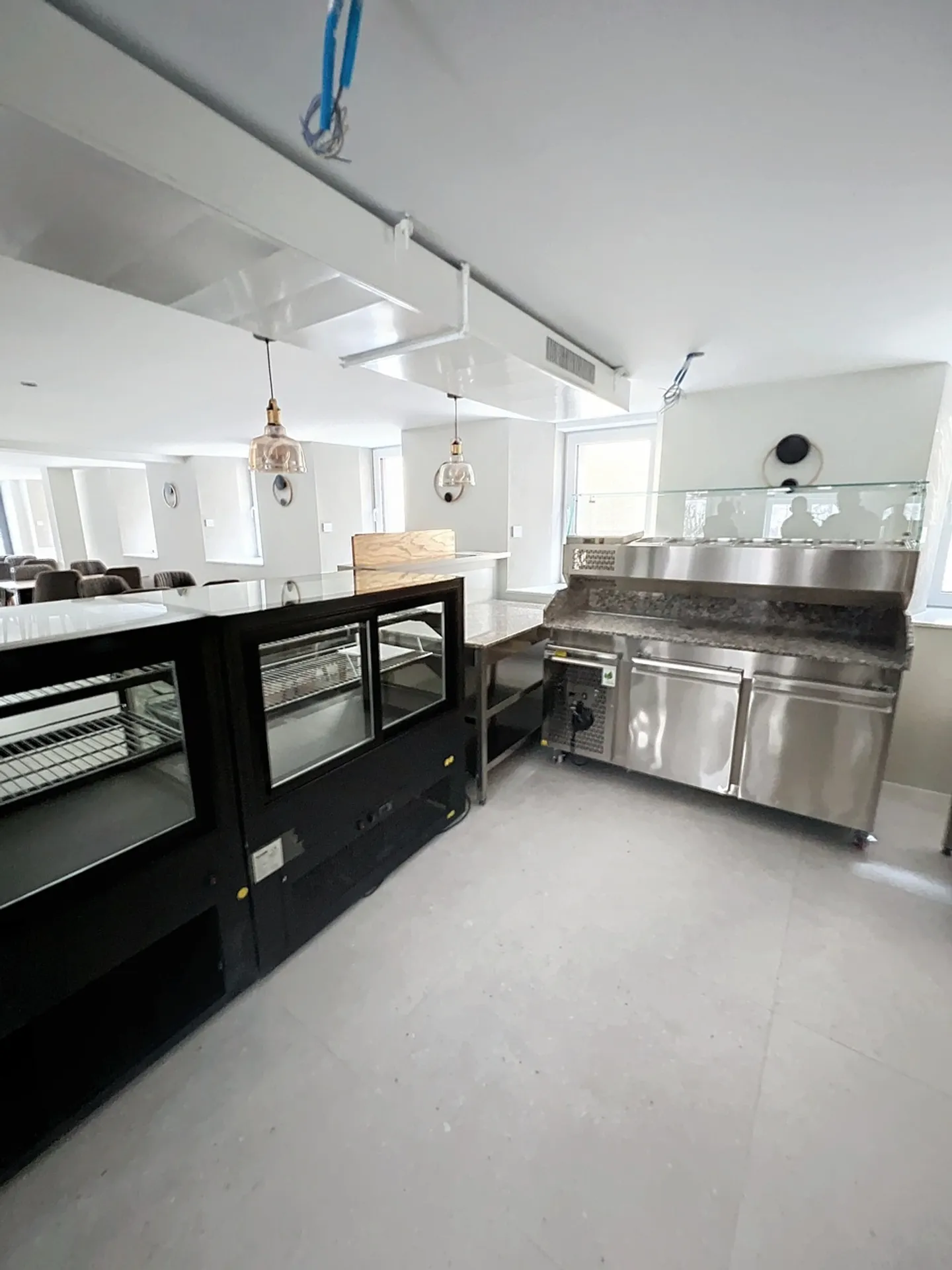 Pizzeria for rent in the center of Brassus - Photo 6 of 12