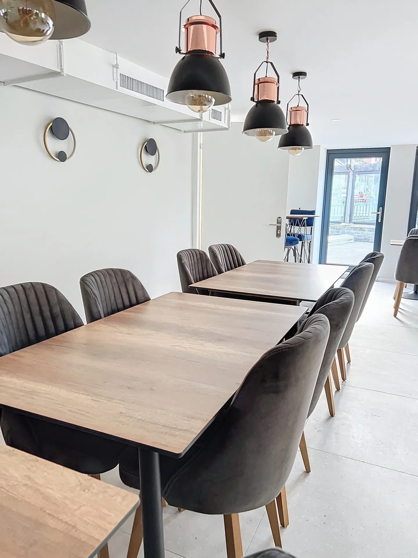 Pizzeria for rent in the center of Brassus - Photo 1 of 12