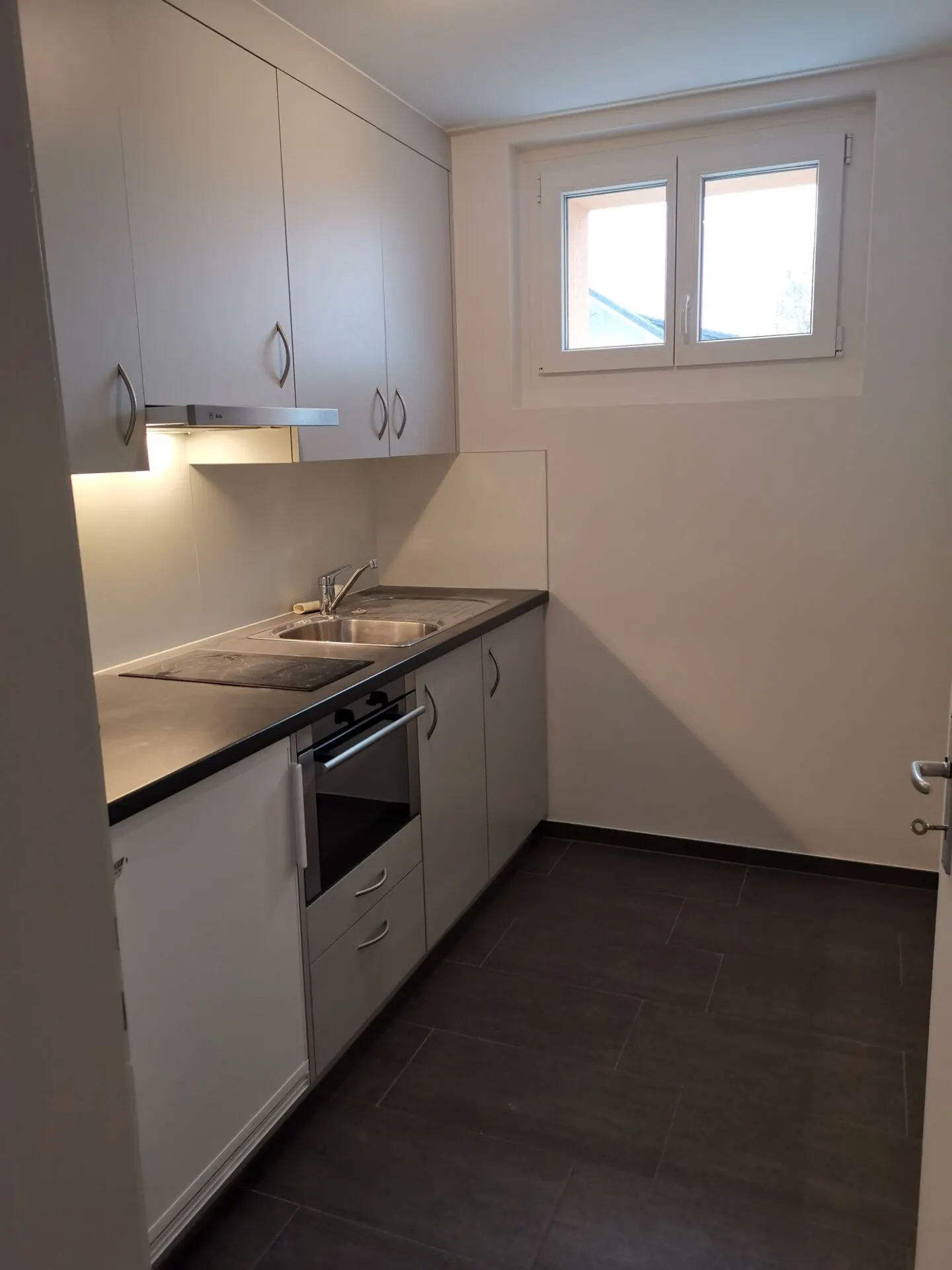 Appartamento mansardato di 2,5 locali in affitto a Lengnau - Foto 1 di 5