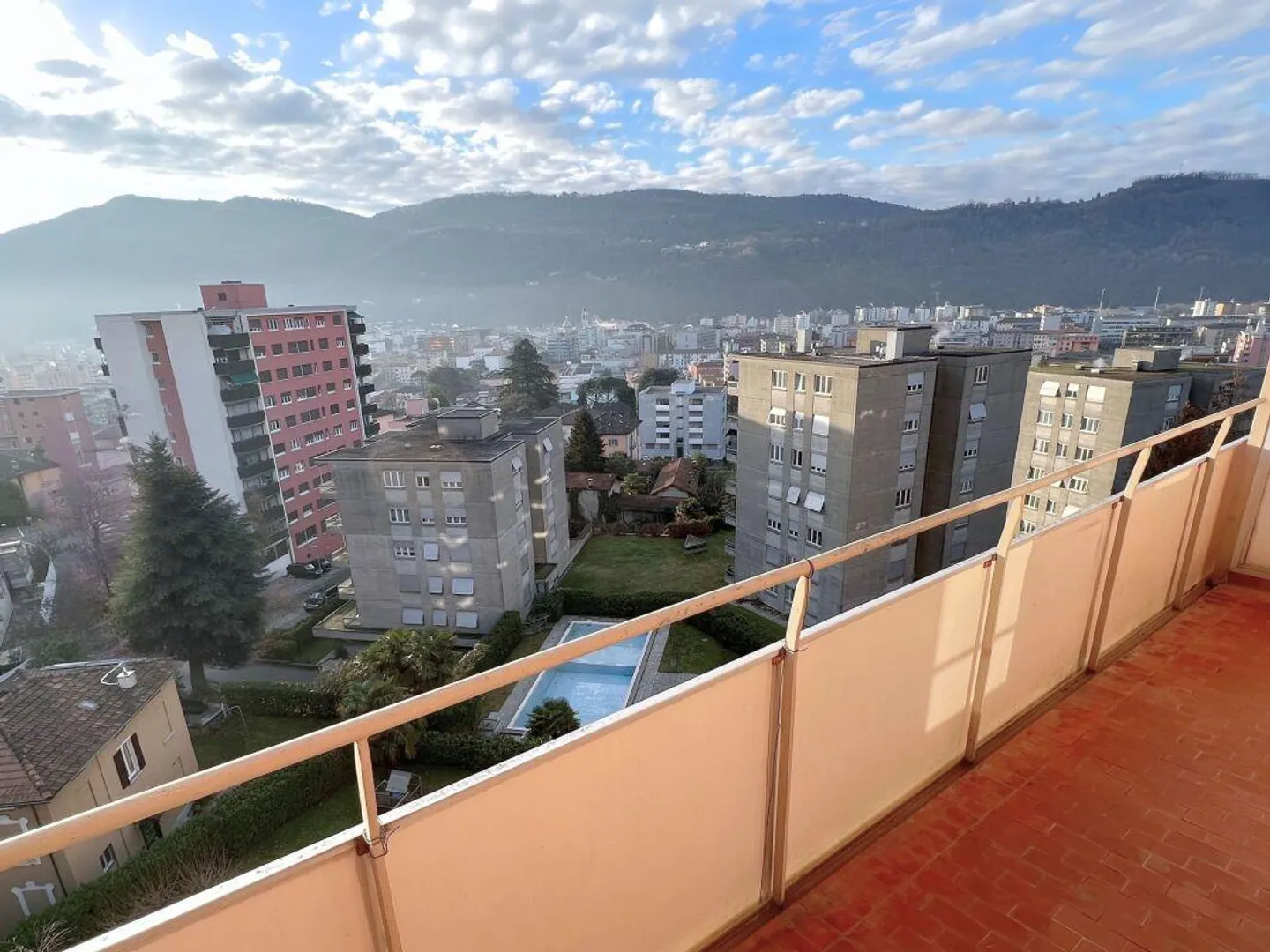 Appartement lumineux et calme de 3,5 pièces - Photo 1 sur 8