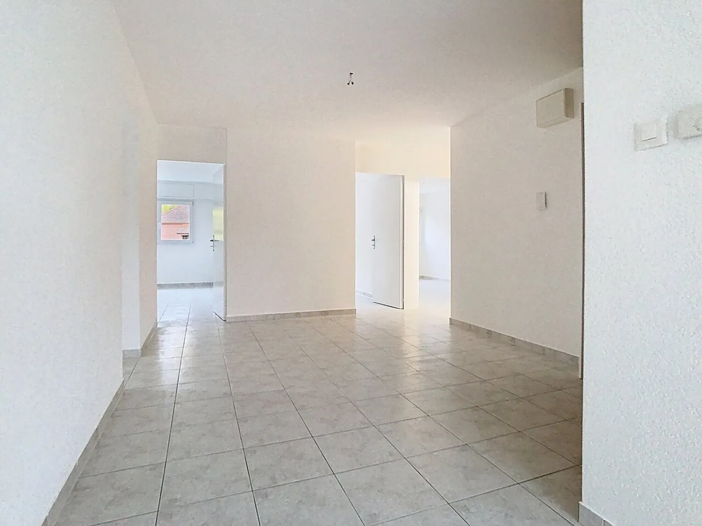 SPACIOUS ACCOMMODATION IN A GOOD LOCATION - Photo 1 of 12