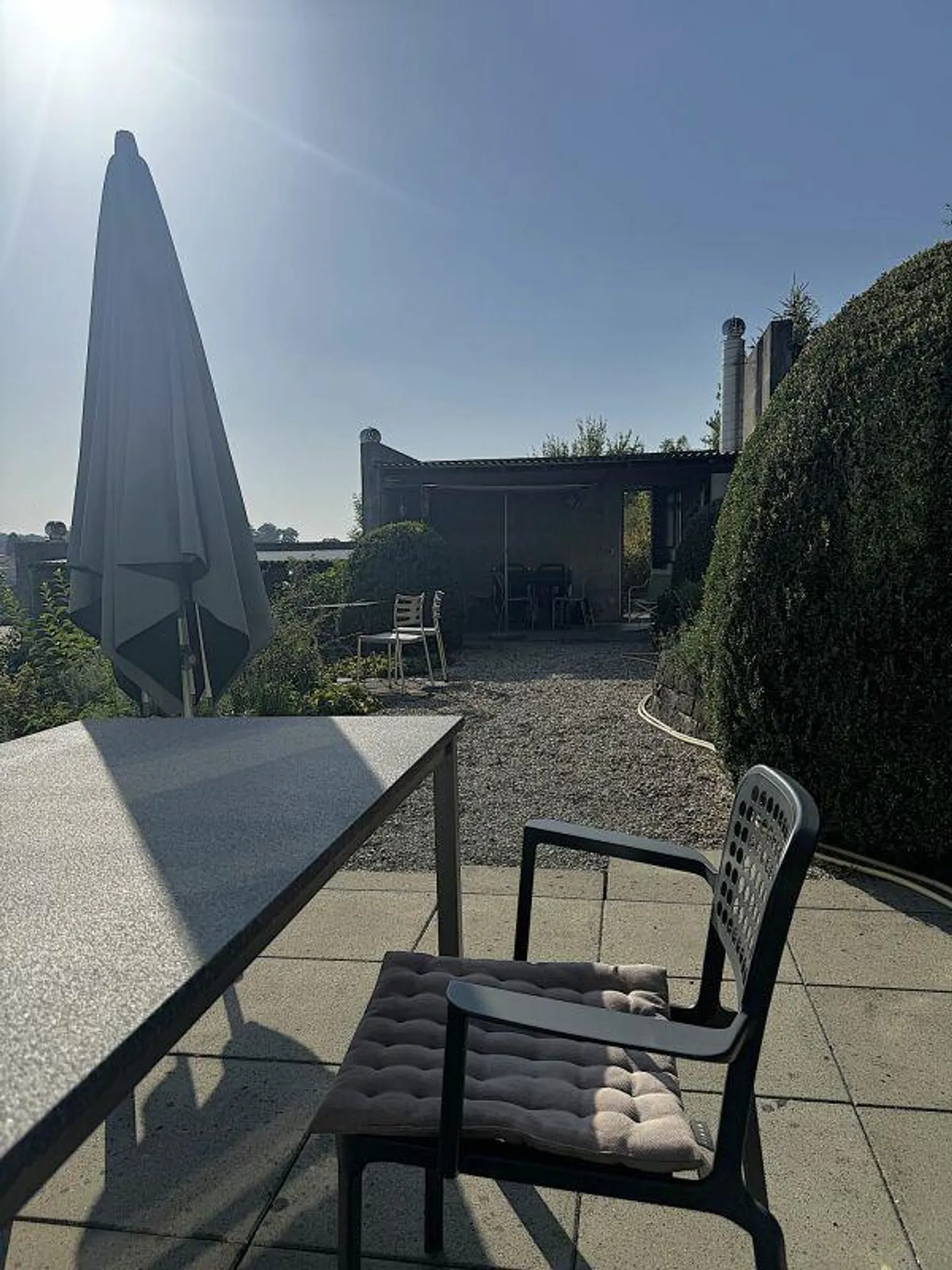 Zeitlose Architektur trifft auf überraschende Wohnqualität - Photo 15 sur 28