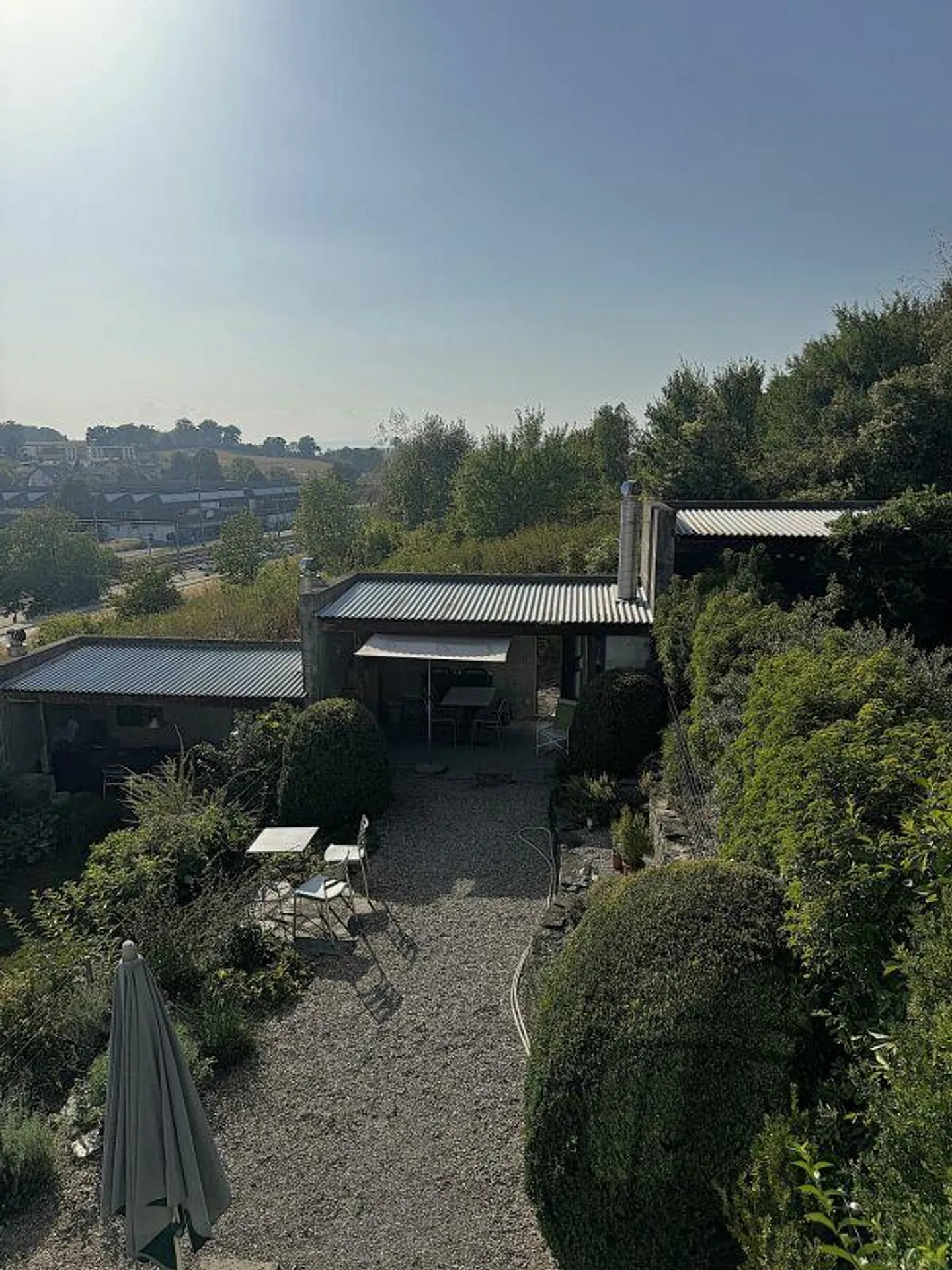 Zeitlose Architektur trifft auf überraschende Wohnqualität - Photo 16 sur 28