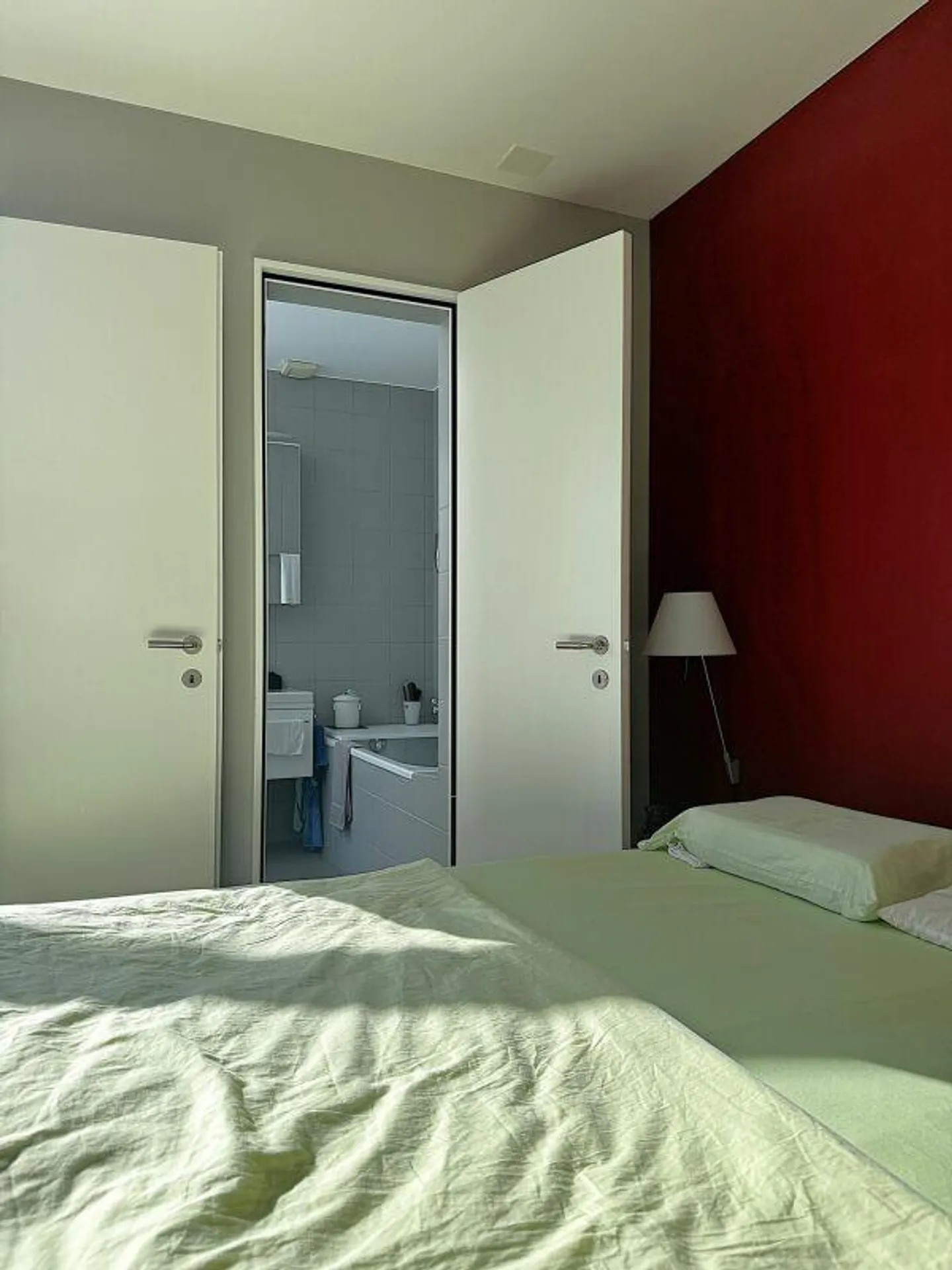 Zeitlose Architektur trifft auf überraschende Wohnqualität - Photo 20 sur 28