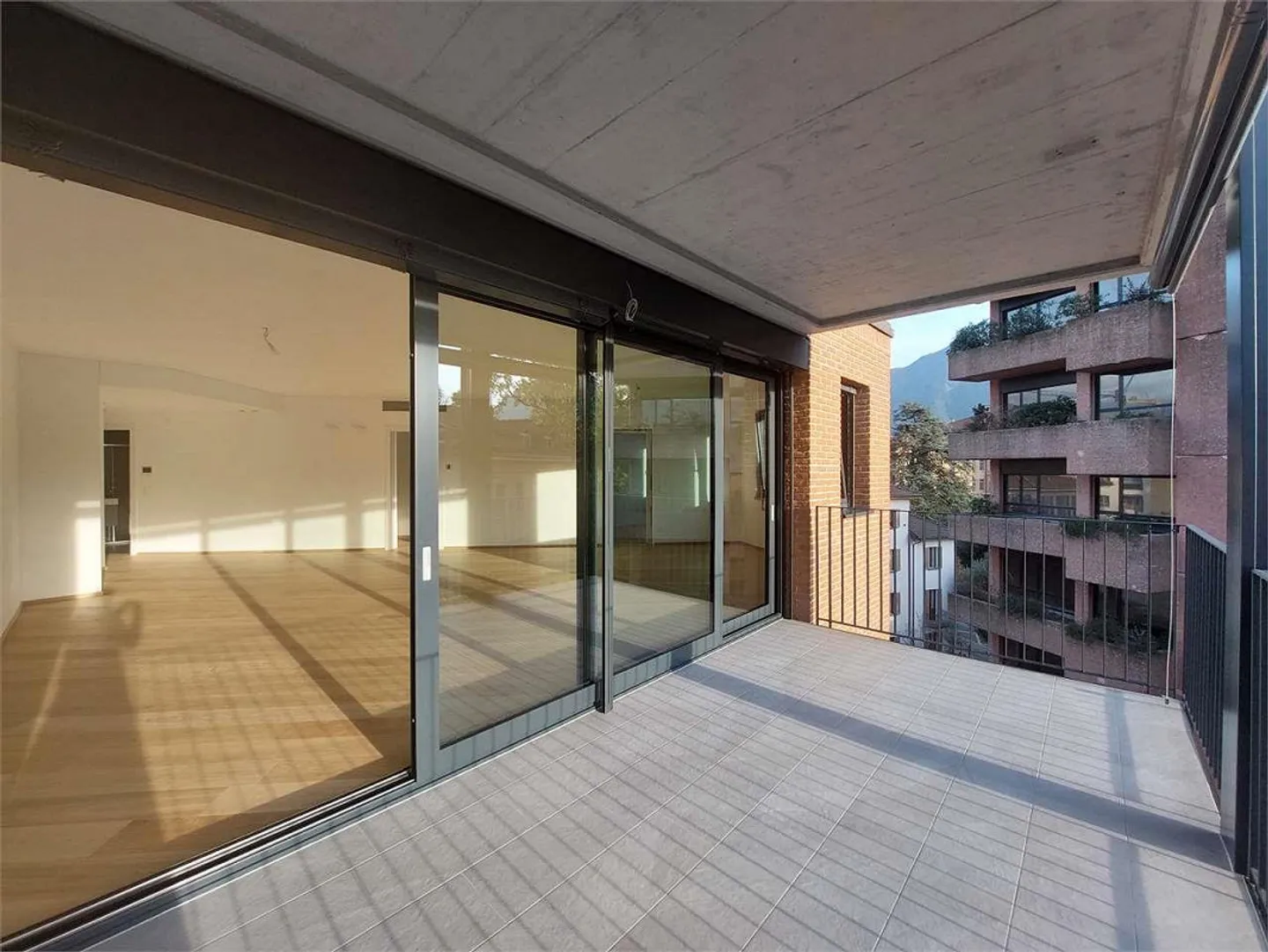 Rif2262B-Attikawohnung 5.5 Zimmer renoviert im Zentrum von Lugano - Foto 1 von 9