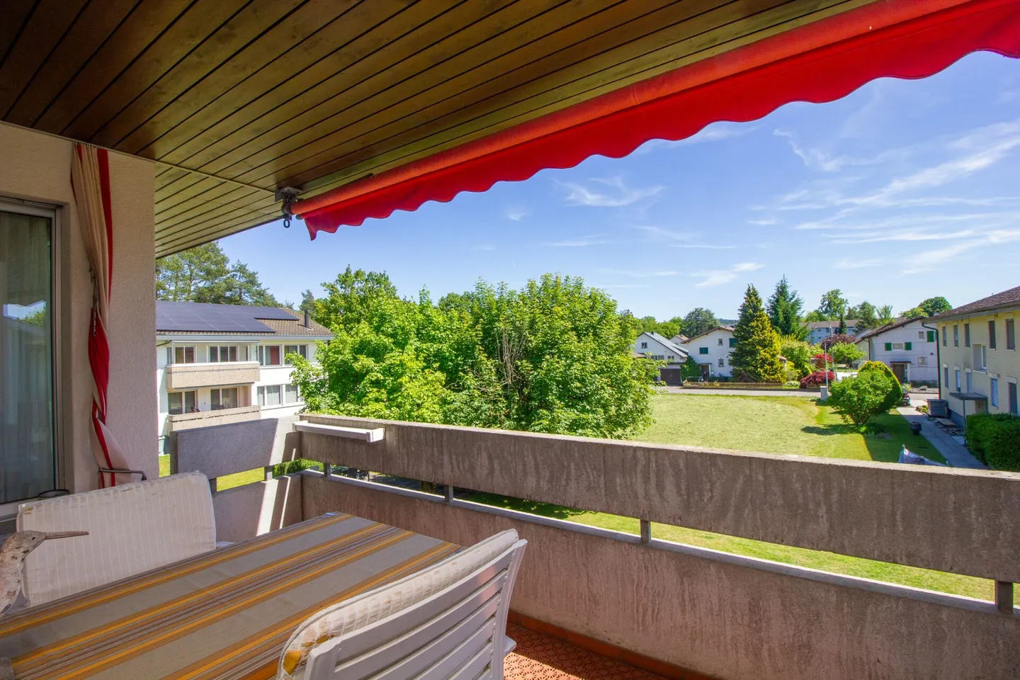 Appartement confortable de 4,5 pièces dans un emplacement calme avec salle de loisirs, garage et beaucoup de potentiel d'aménagement - Photo 9 sur 25