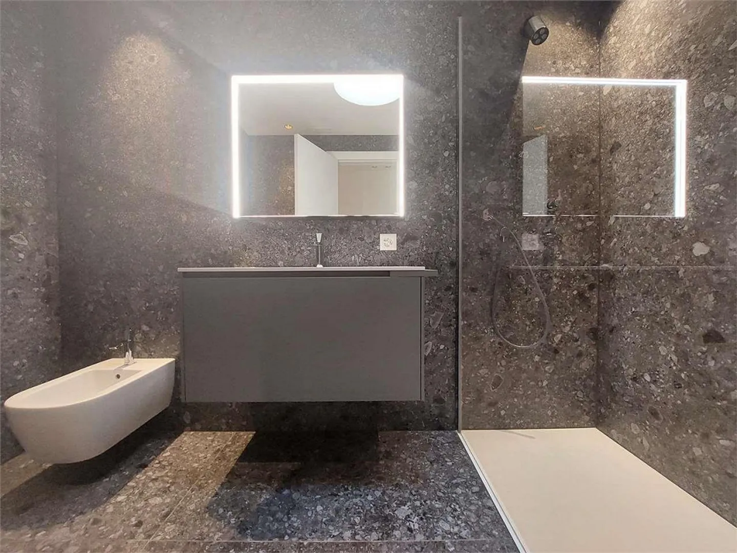 Rif2262B-Attikawohnung 5.5 Zimmer renoviert im Zentrum von Lugano - Foto 6 von 9