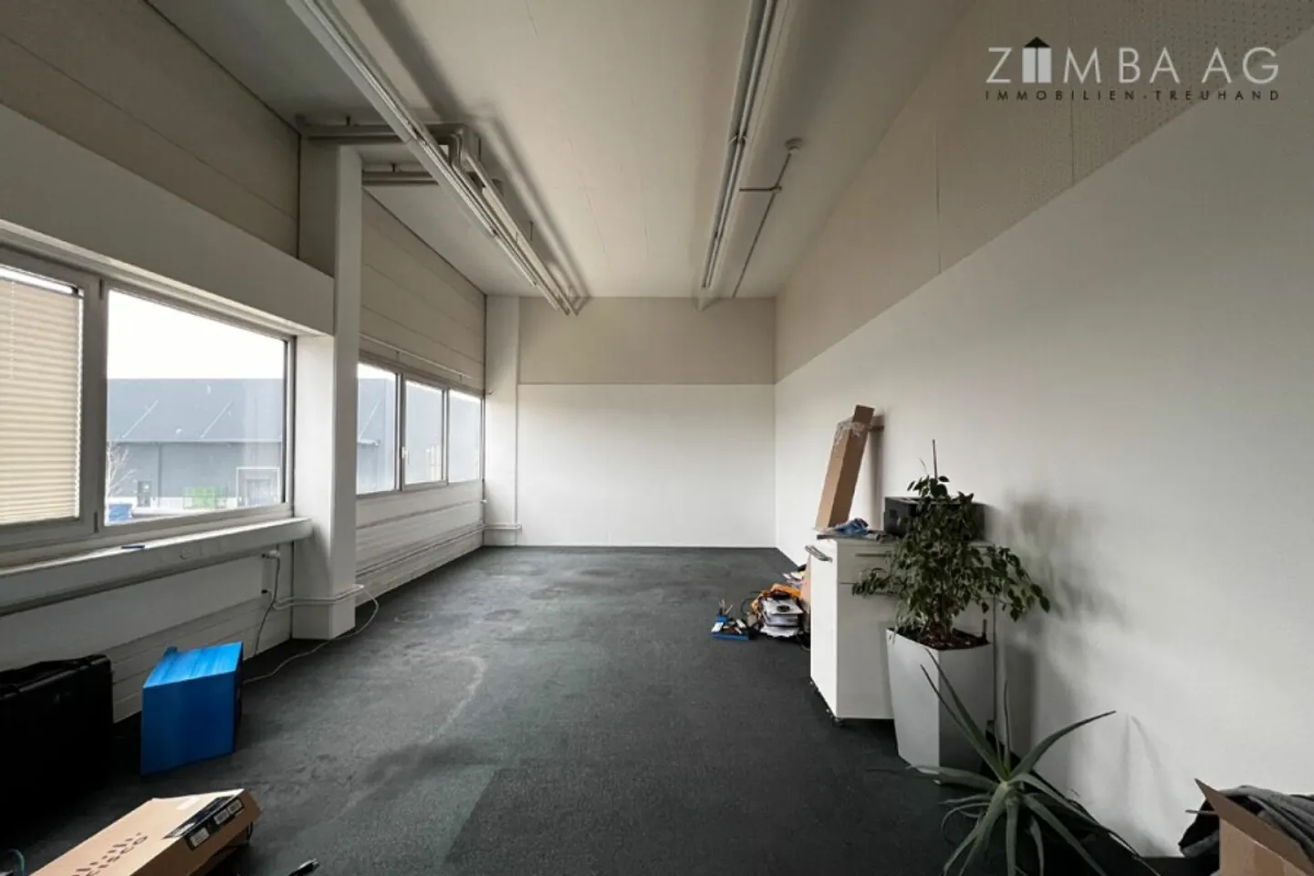 Production/Warehouse Hall with Additional Office - Photo 2 of 8