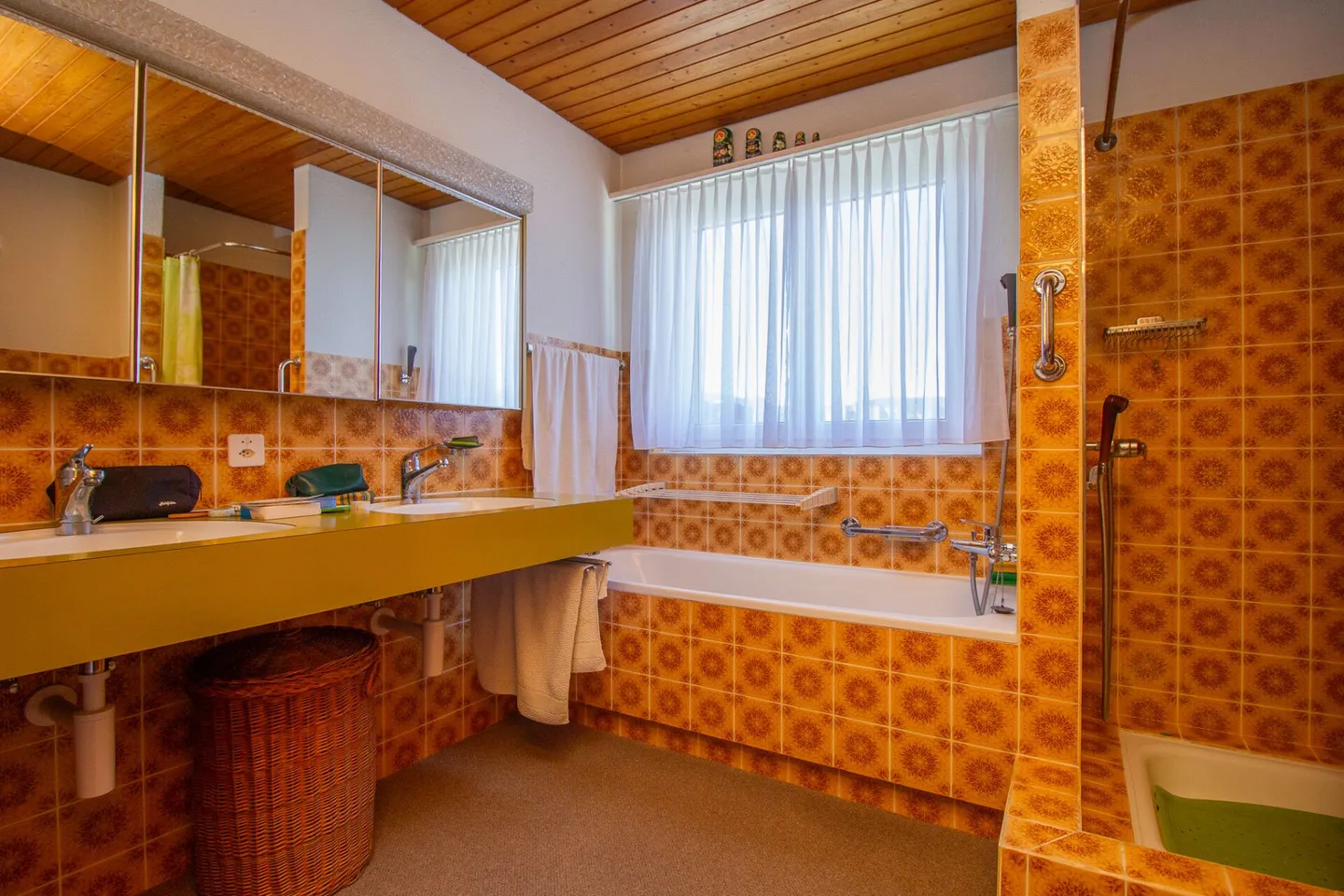 Appartement confortable de 4,5 pièces dans un emplacement calme avec salle de loisirs, garage et beaucoup de potentiel d'aménagement - Photo 17 sur 25