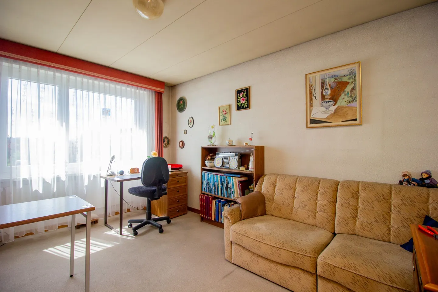 Appartement confortable de 4,5 pièces dans un emplacement calme avec salle de loisirs, garage et beaucoup de potentiel d'aménagement - Photo 18 sur 25