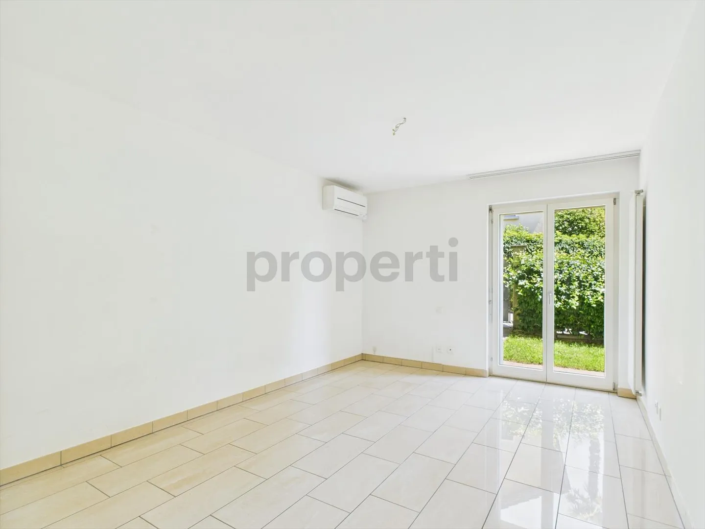 Helles 4,5-Zimmer-Apartment mit Garten in Morcote - Foto 6 von 13