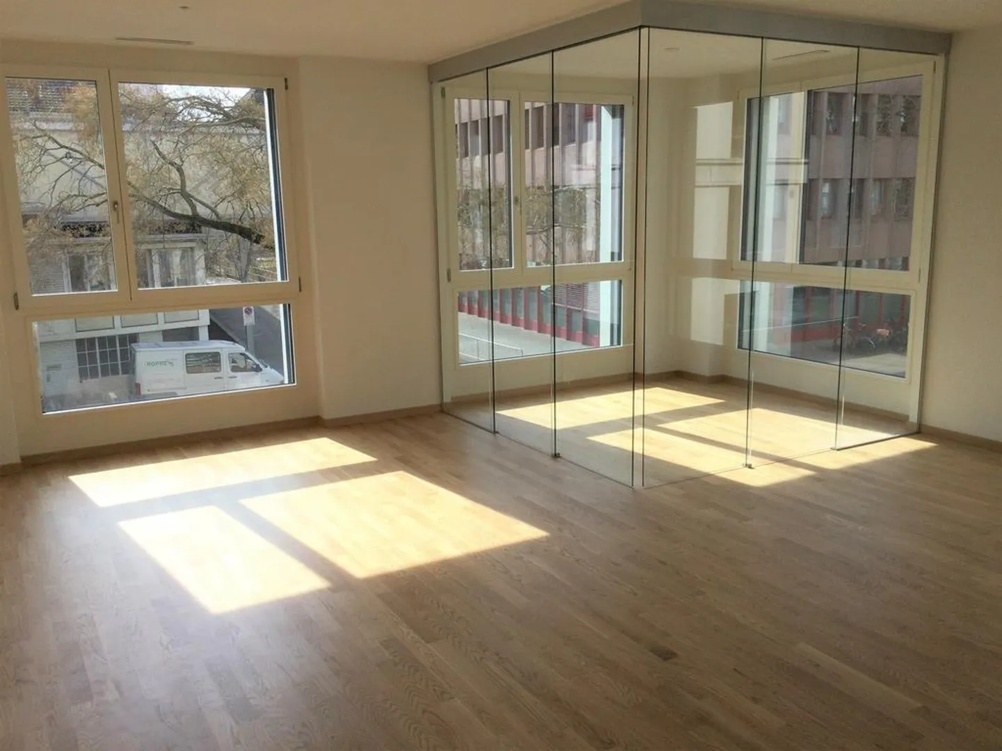 Modern 2.5-room apartment in a central location - Photo 6 of 12