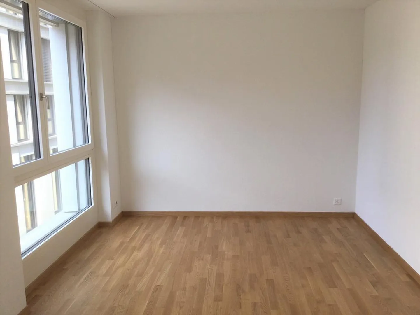Modern 2.5-room apartment in a central location - Photo 8 of 12