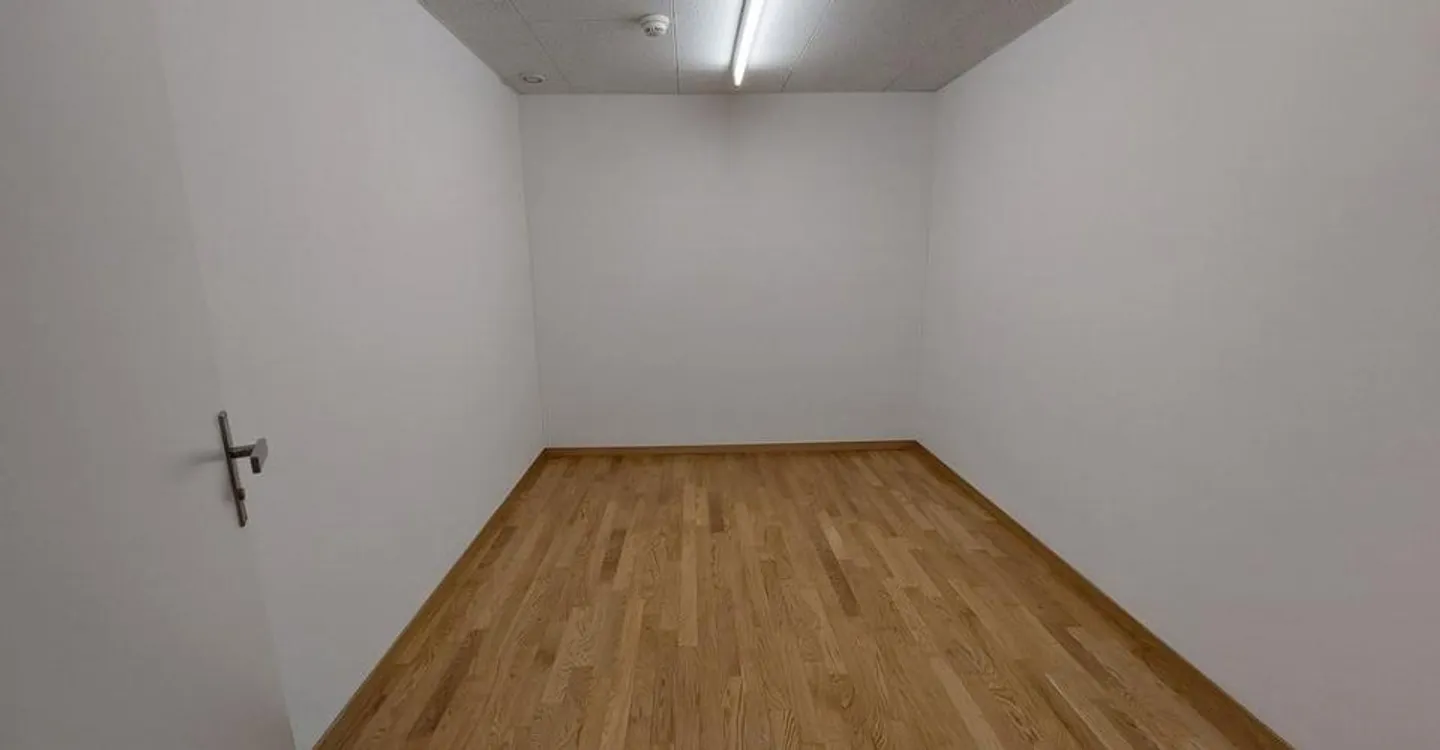 Large office on the 4th floor of 182m2 - Photo 7 of 9