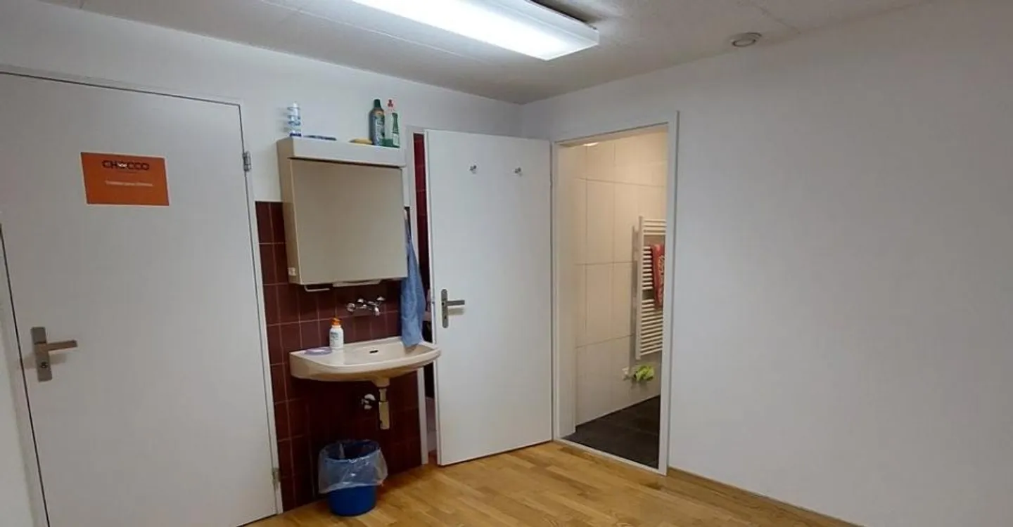 Large office on the 4th floor of 182m2 - Photo 8 of 9