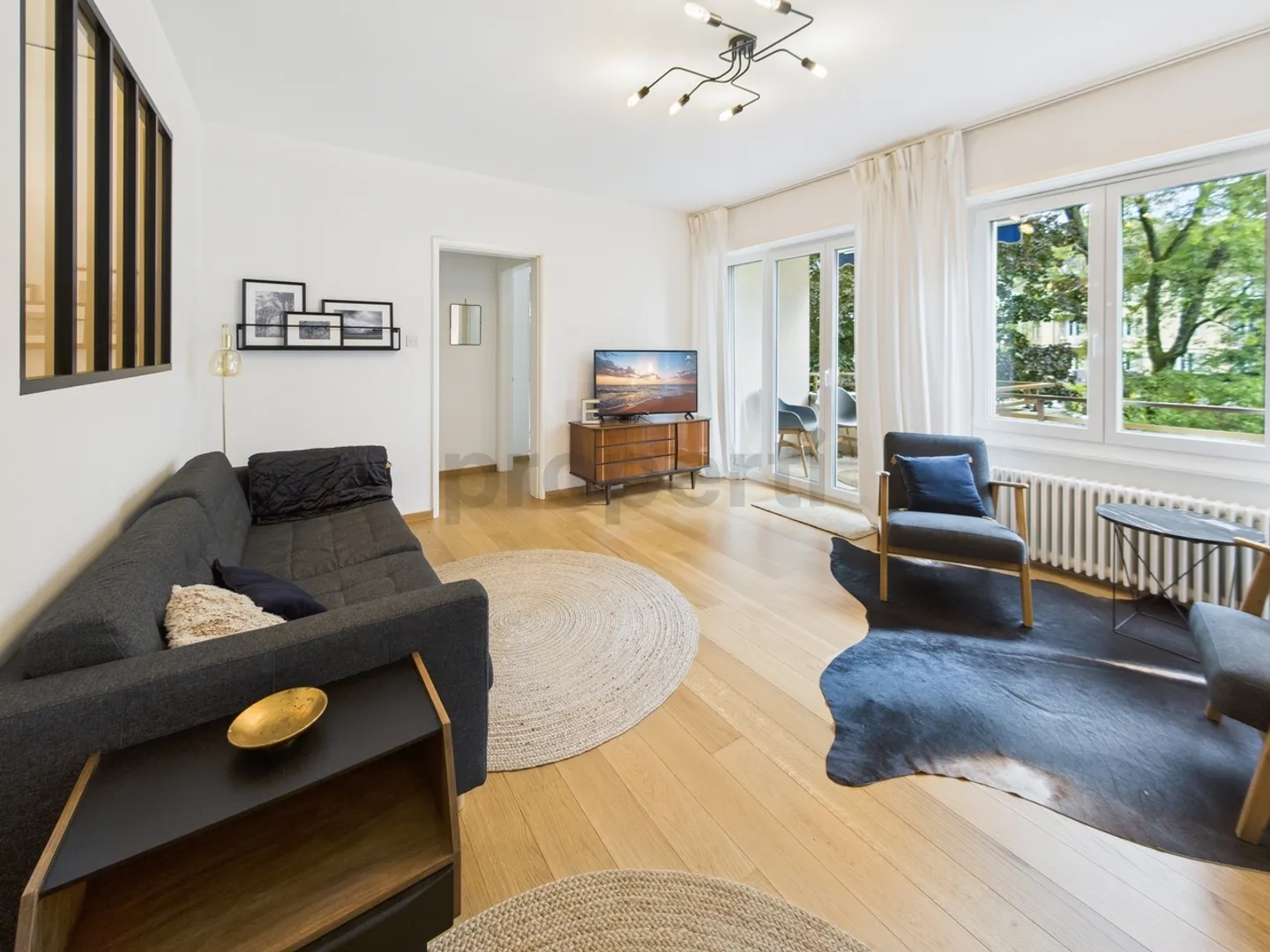 Furnished 3.5-room apartment in a quiet secured park with parking space... - Photo 1 of 12