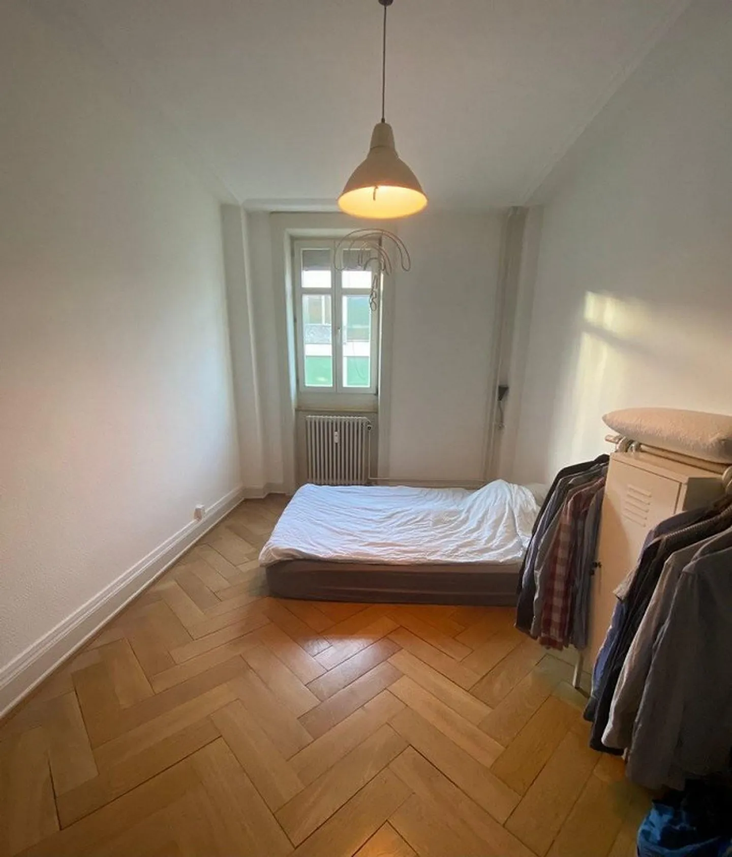 Charming old apartment with balcony - Photo 5 of 6