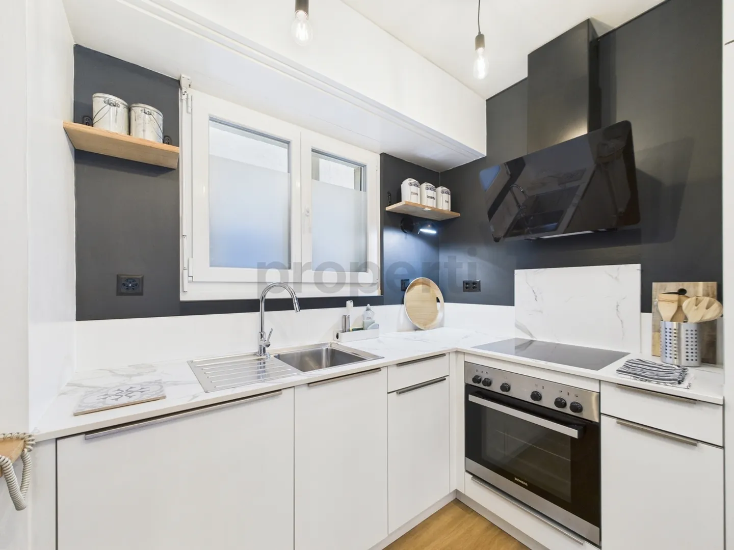 Furnished 3.5-room apartment in a quiet secured park with parking space... - Photo 4 of 12