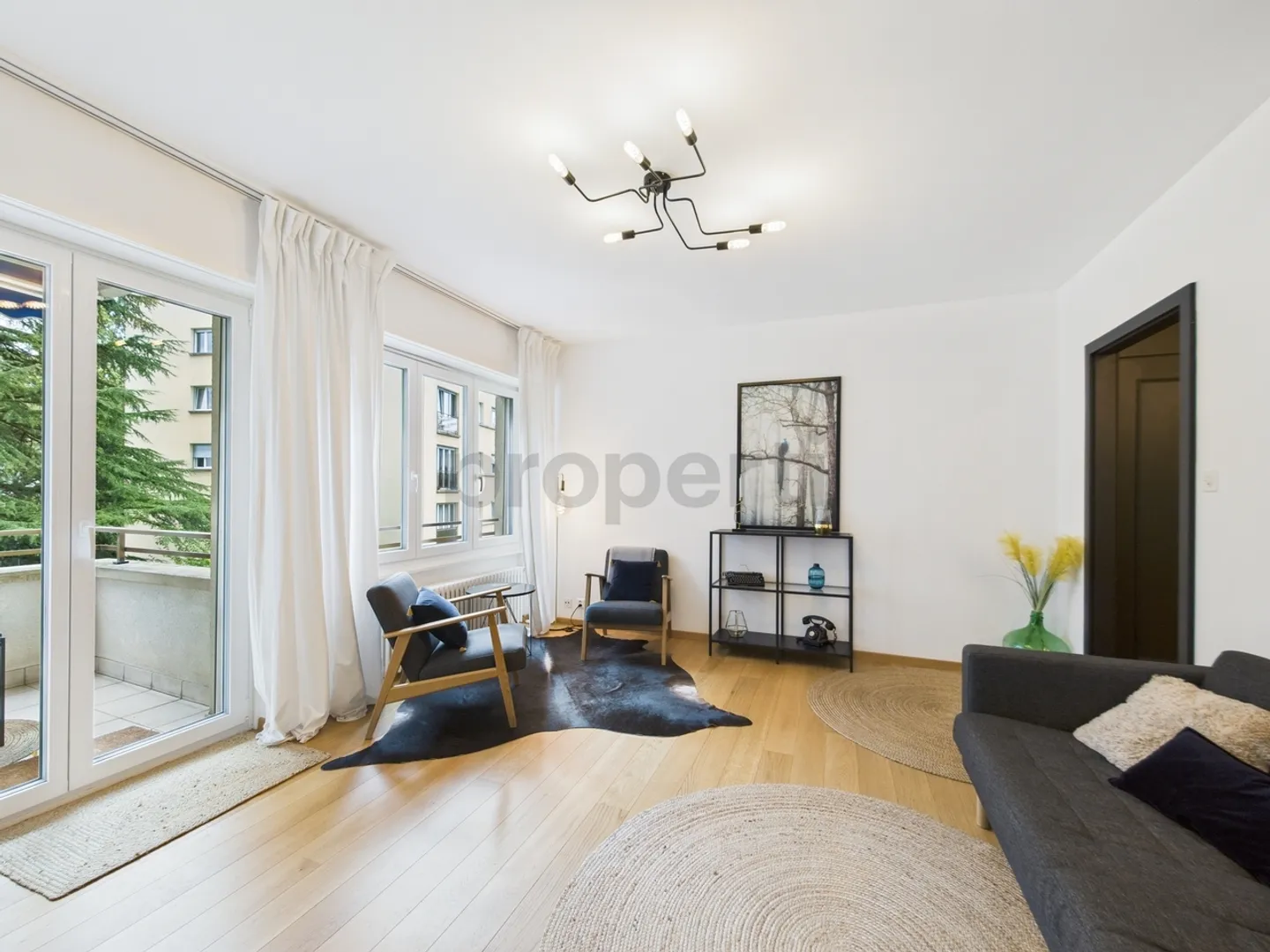 Furnished 3.5-room apartment in a quiet secured park with parking space... - Photo 2 of 12