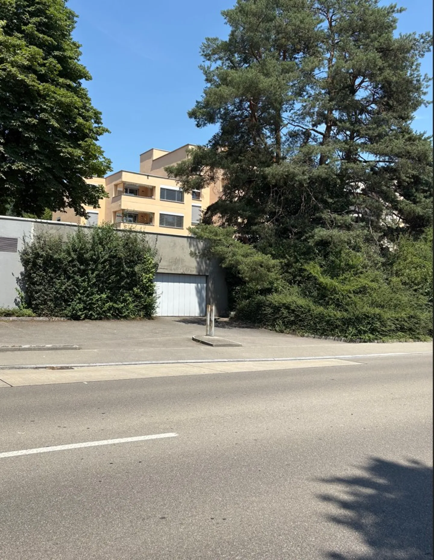 Freier Einstellplatz an ruhiger Lage - Foto 1 von 2