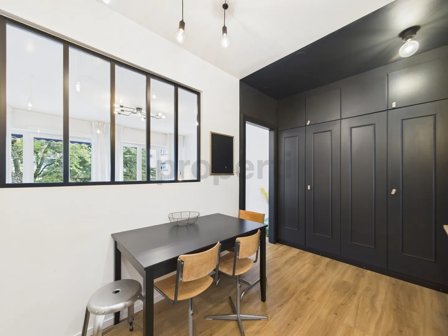 Furnished 3.5-room apartment in a quiet secured park with parking space... - Photo 9 of 12