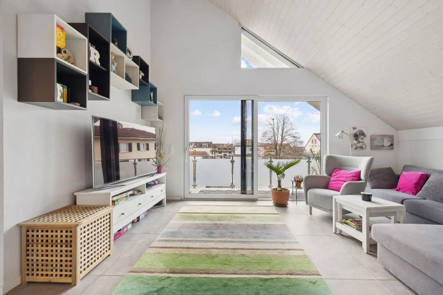 Magnificent 4.5-room penthouse in the village center - Photo 2 of 10