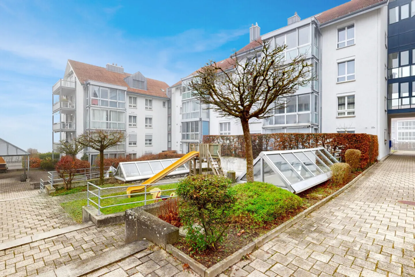 Ampio attico di 3,5 locali con molta luce e altezza del soffitto - Foto 11 di 12