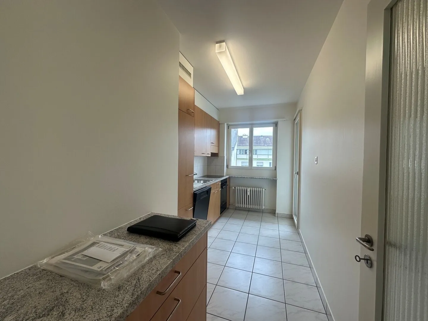 Bright 3.5 Room Apartment - Photo 6 of 8