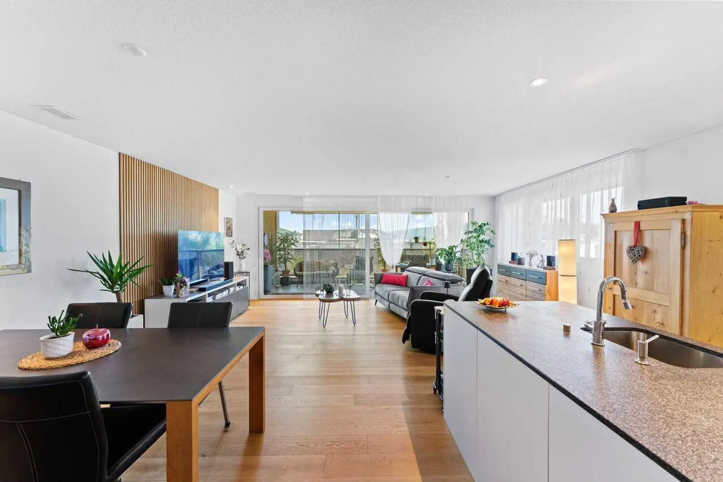 Moderne 4.5-Zimmerwohnung mit Minergie-Standard in Hägglingen - Foto 2 von 13