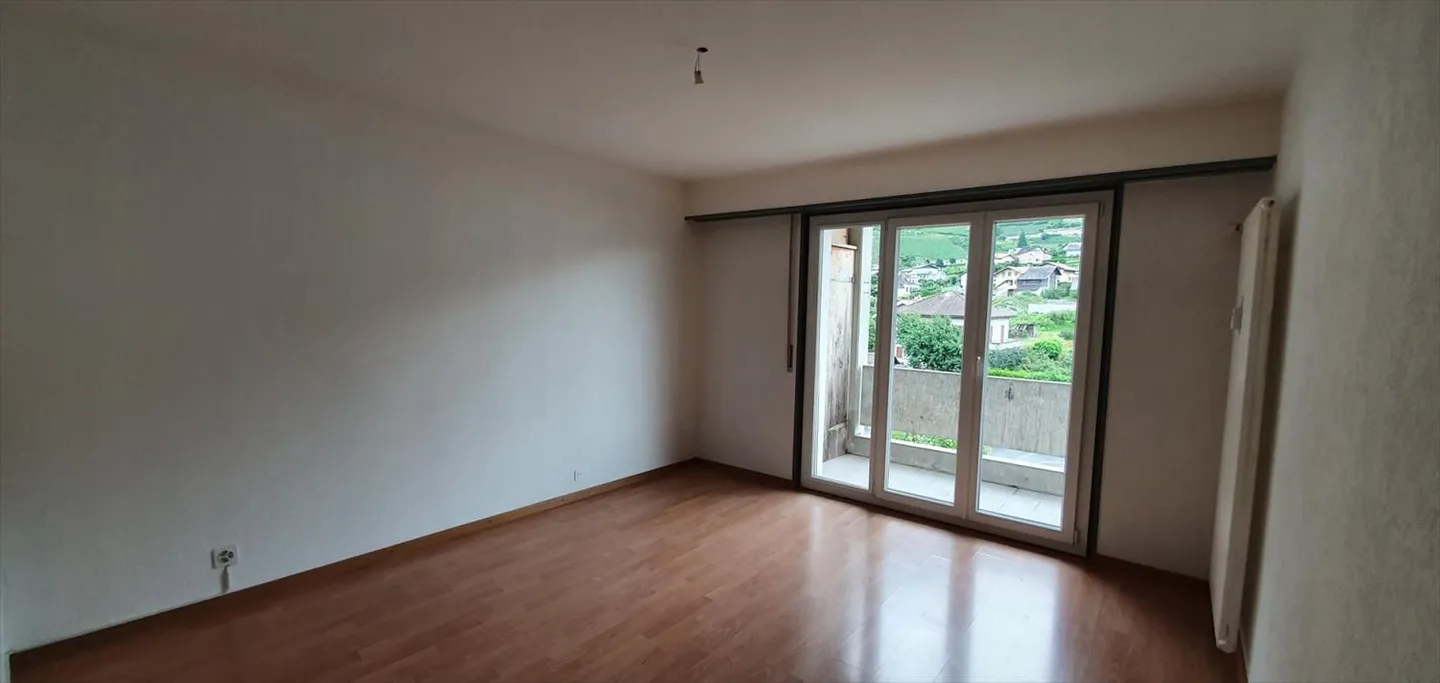 4.5 spacious rooms with balcony and parking near the school - Photo 6 of 13