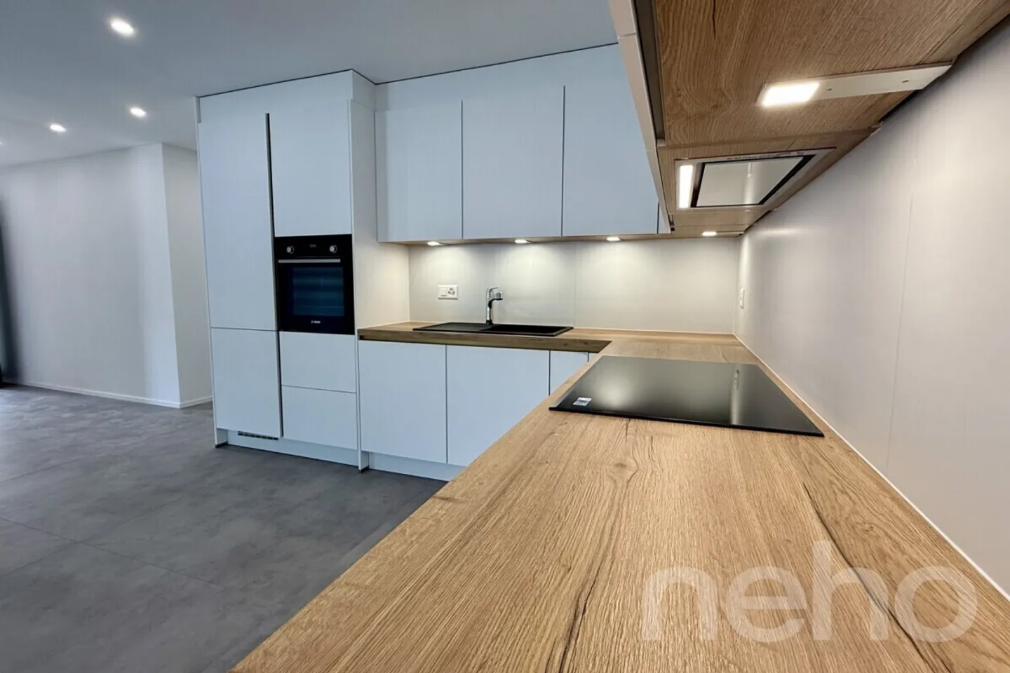 Spacious new penthouse with livable balcony - Photo 8 of 13