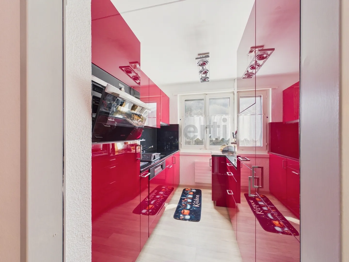 Appartement lumineux de 2,5 pièces meublé avec balcon, Murg - Photo 6 sur 10