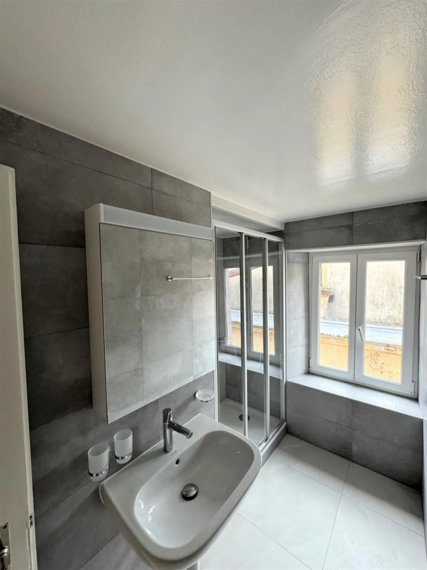 Appartement 4 pièces rénové au Locle - Photo 2 sur 5