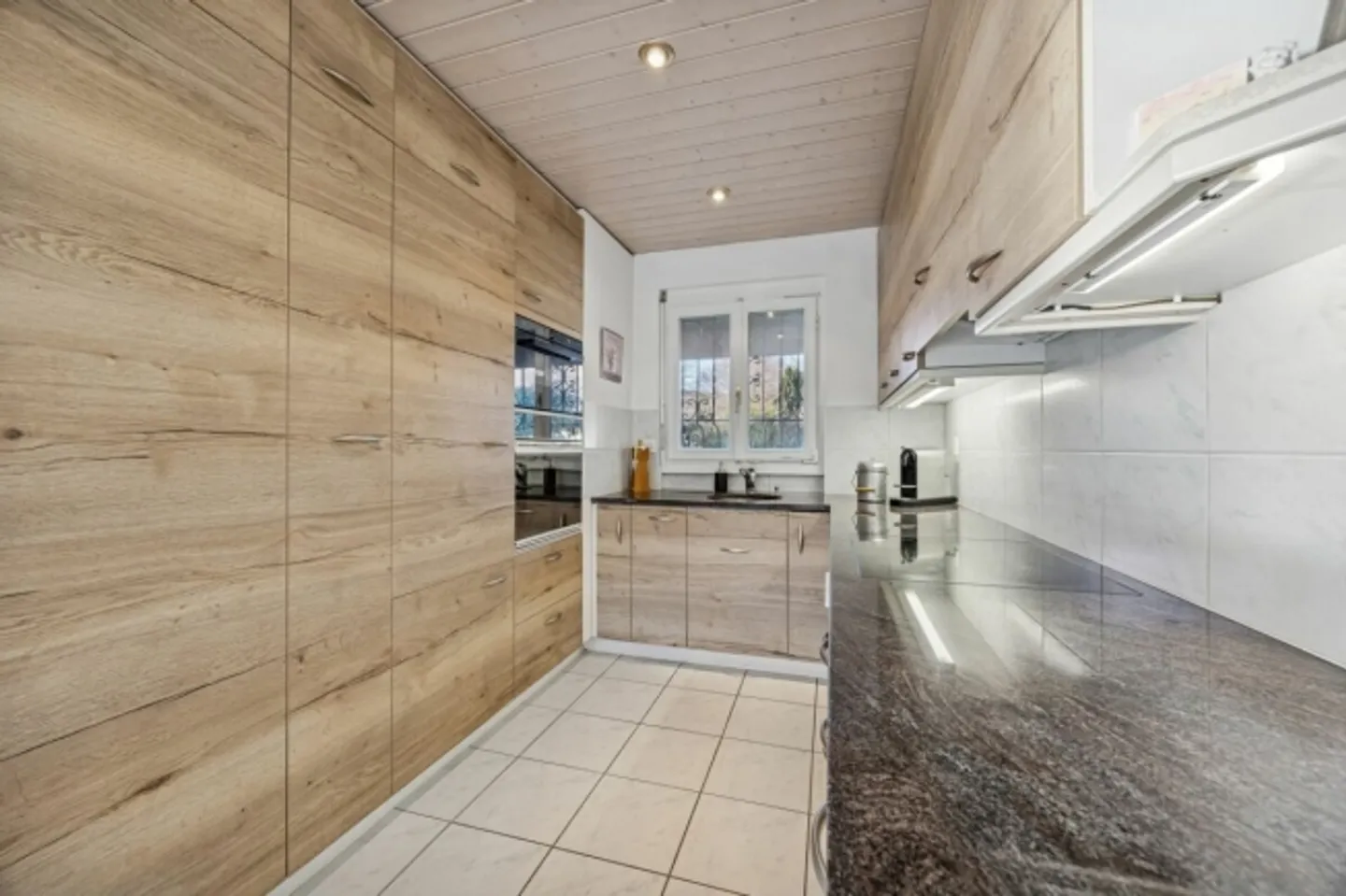 Casa unifamiliare di 4,5 stanze in una posizione adatta alle famiglie - Foto 3 di 13